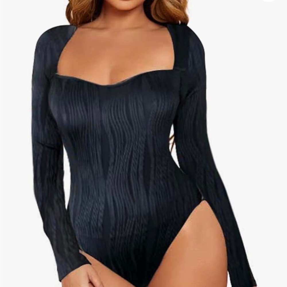 Women’s Medium LilyCoco long sleeve black bodysuit with sweetheart neckline